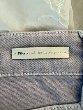 Pilcro Denim Woman Jeans in a soft lilac colour. High Rise Bootcut Size 27